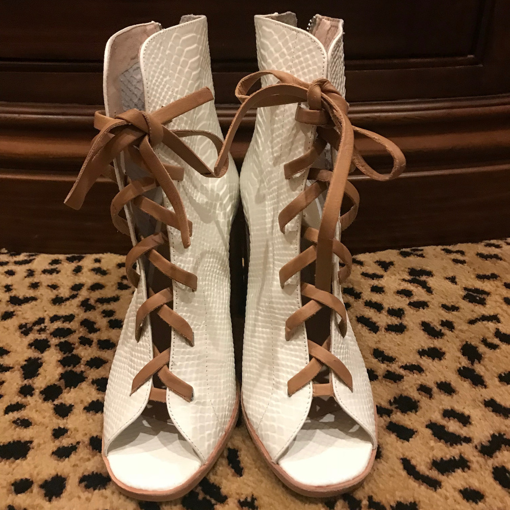 Kristin Cavallari Chinese Laundry Layton Lace Up